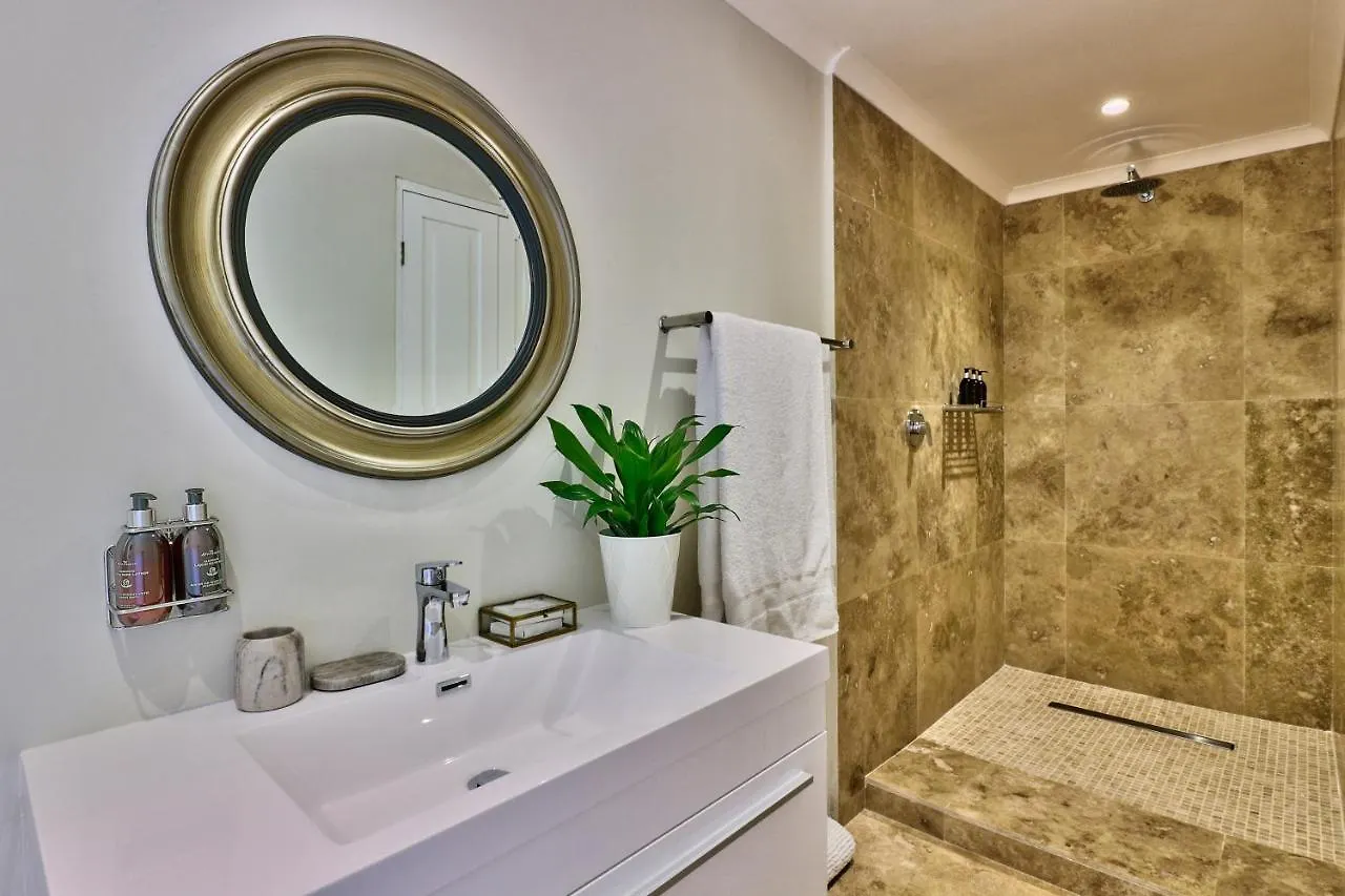 Devonport House Bed & Breakfast Cape Town